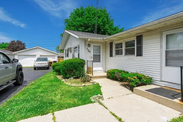 709 W Mckinley ST, Harvard, IL 60033