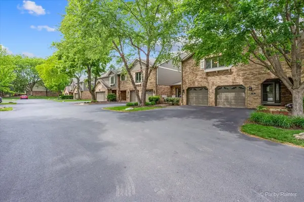 65 Country Club DR, Bloomingdale, IL 60108