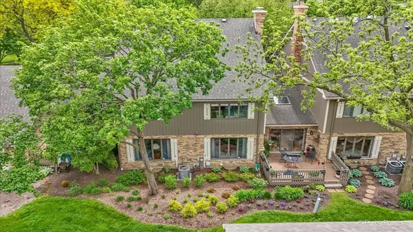 65 Country Club DR, Bloomingdale, IL 60108