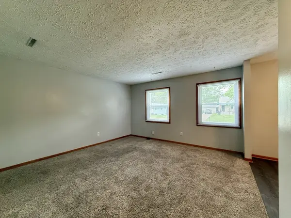 2336 W 49TH ST, Davenport, IA 52806