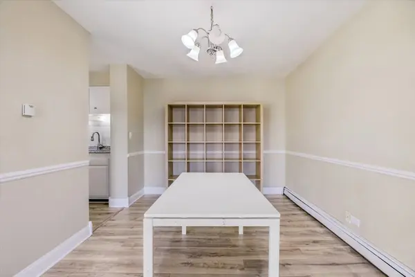 1041 N Mill ST #307, Naperville, IL 60563