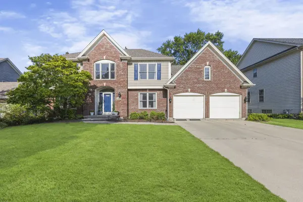 2103 Nachtman CT, Wheaton, IL 60187
