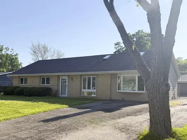 7706 WARWICK AVE, Darien, IL 60561