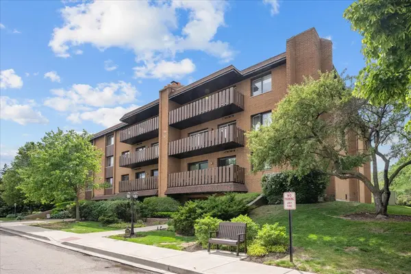 1795 Lake Cook RD #107, Highland Park, IL 60035