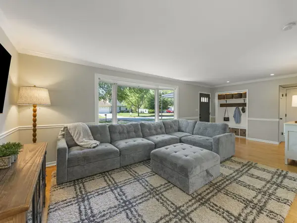 205 Terrance DR, Naperville, IL 60565