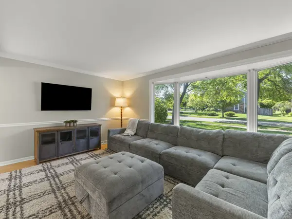 205 Terrance DR, Naperville, IL 60565