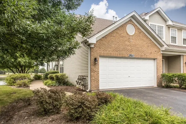 1920 Golden Gate LN #1920, Naperville, IL 60563