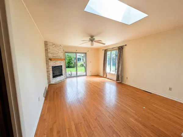 231 River DR, Dekalb, IL 60115