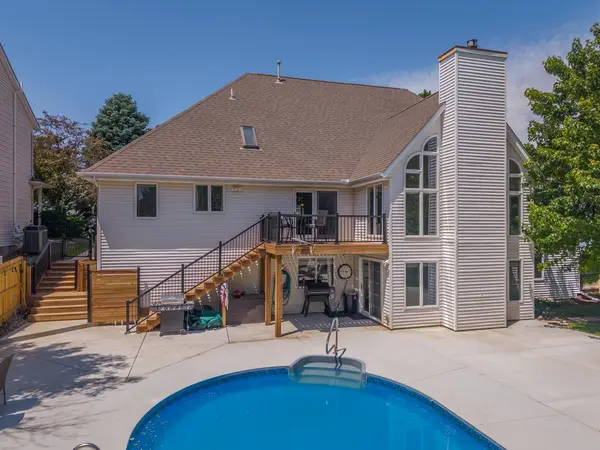 9 Red Stone CT, Bloomington, IL 61704