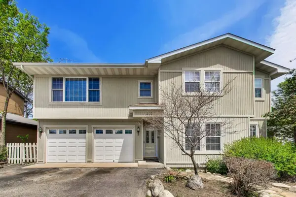 212 Island DR, Island Lake, IL 60042