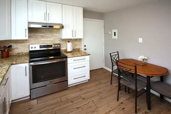5824 W Higgins AVE #2N, Chicago, IL 60630