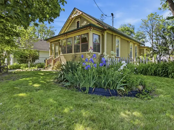 570 Addison ST, Elgin, IL 60120