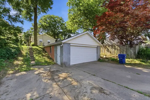 821 N Pine ST, Davenport, IA 52804