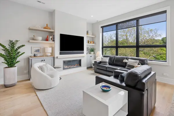 4020 N California AVE #3, Chicago, IL 60618