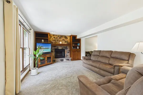 428 Lindley AVE, Westmont, IL 60559