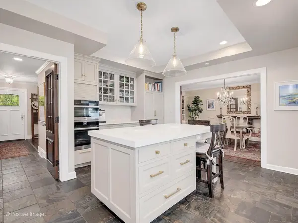 126 Naperville RD, Clarendon Hills, IL 60514