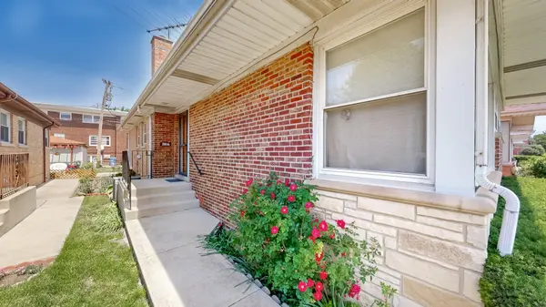 2816 W Bryn Mawr AVE, Chicago, IL 60659