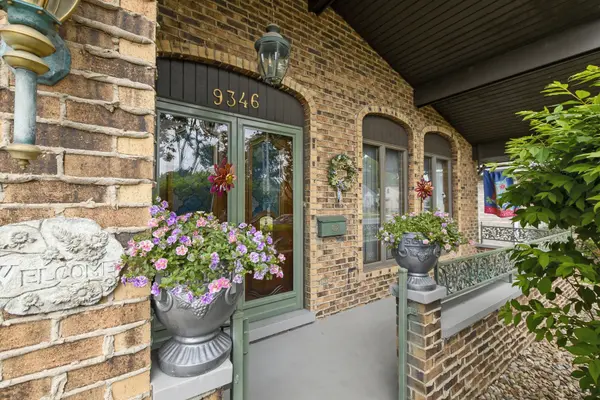 9346 S 55th AVE, Oak Lawn, IL 60453