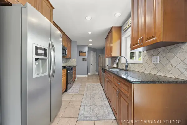 291 Clearmont DR, Elk Grove Village, IL 60007