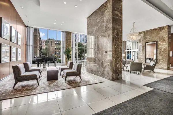 655 W IRVING PARK RD #3201, Chicago, IL 60613