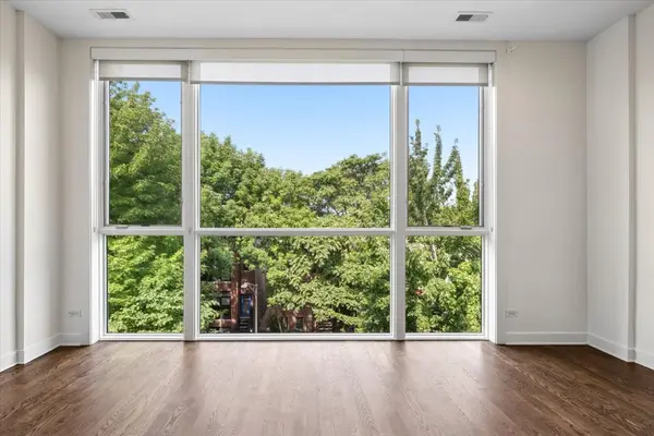 529 N Claremont AVE #3, Chicago, IL 60612