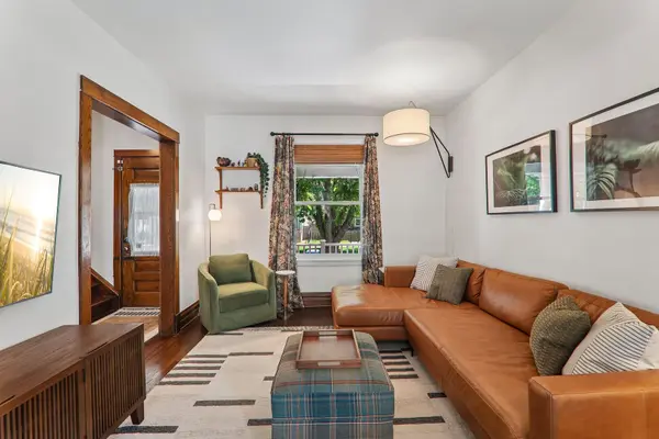 4630 N Kilbourn AVE, Chicago, IL 60630