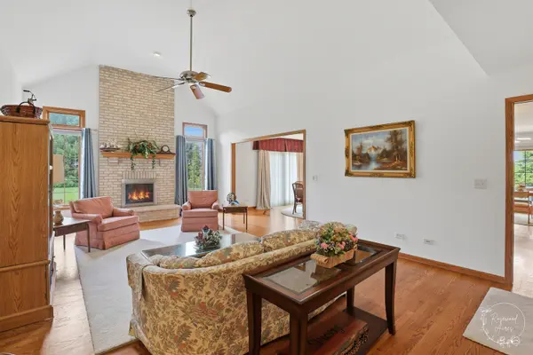 486 Maytree LN, Peotone, IL 60468