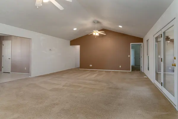 203 Ash Wood LN, Carbondale, IL 62901