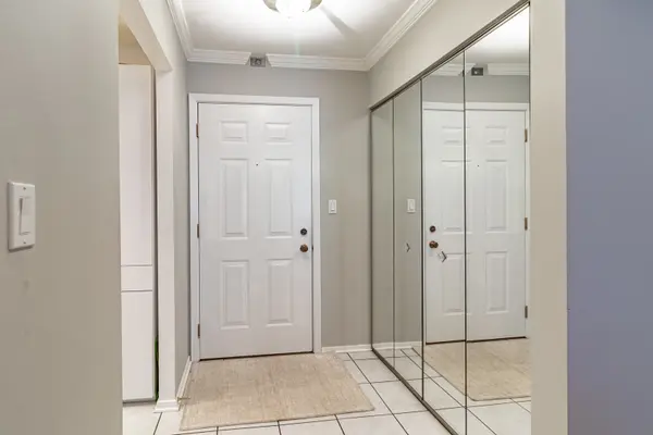 3030 Pheasant Creek DR #307, Northbrook, IL 60062