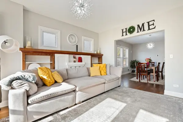 10114 S Peoria ST, Chicago, IL 60643