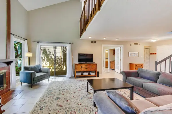 244 Coventry CT, Bloomingdale, IL 60108