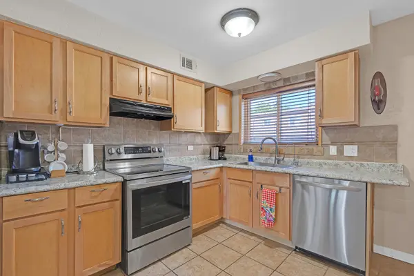 9480 Bay Colony DR #2N, Des Plaines, IL 60016