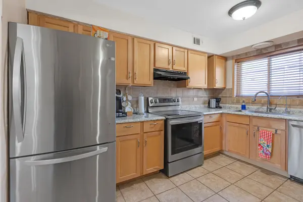 9480 Bay Colony DR #2N, Des Plaines, IL 60016