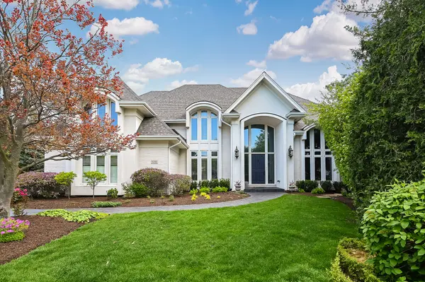 9 Clubside CT, Burr Ridge, IL 60527