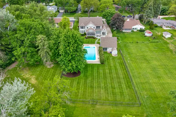 1726 Kay RD, Wheaton, IL 60187