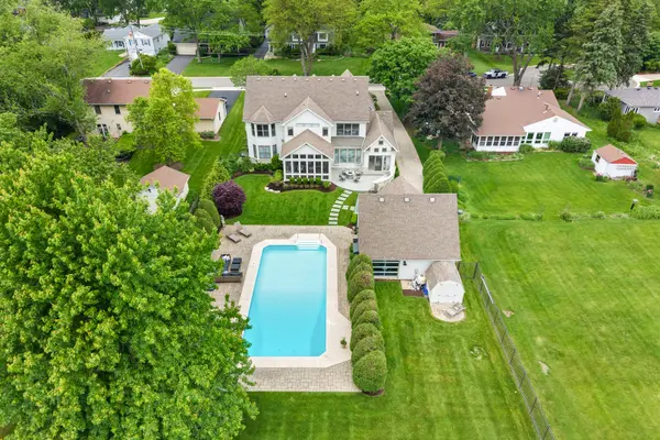 1726 Kay RD, Wheaton, IL 60187