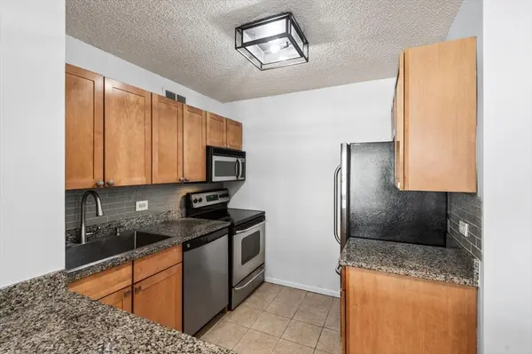 30 E HURON ST #908, Chicago, IL 60611