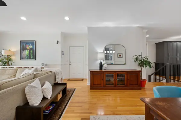 3806 N Damen AVE #1, Chicago, IL 60618