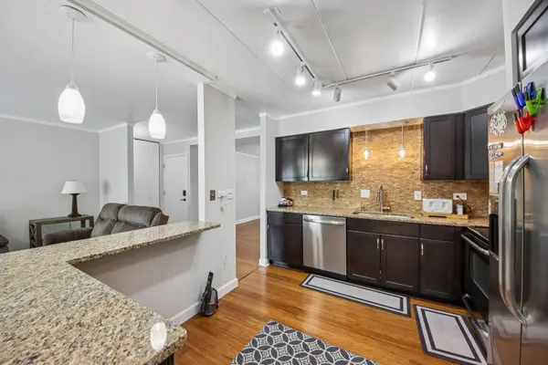 6330 Lincoln AVE #3C, Morton Grove, IL 60053