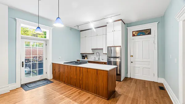 1049 W Wellington AVE #1B, Chicago, IL 60657