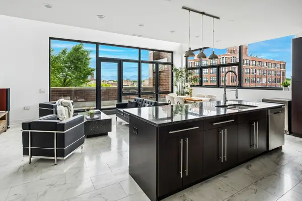 3946 N Ravenswood AVE #501, Chicago, IL 60613