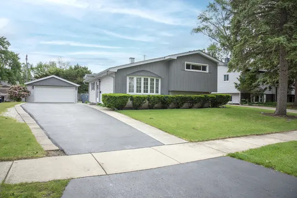 921 S Iowa AVE, Addison, IL 60101