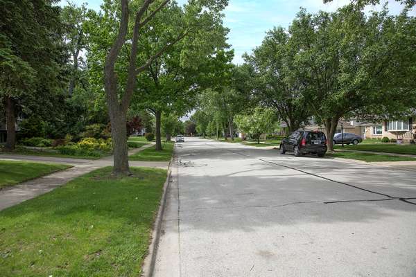 921 S Iowa AVE, Addison, IL 60101