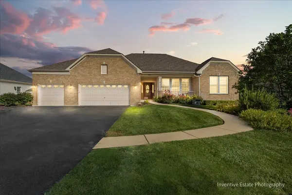 483 Glover DR, North Aurora, IL 60542