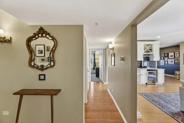 201 N Vail AVE #807, Arlington Heights, IL 60004