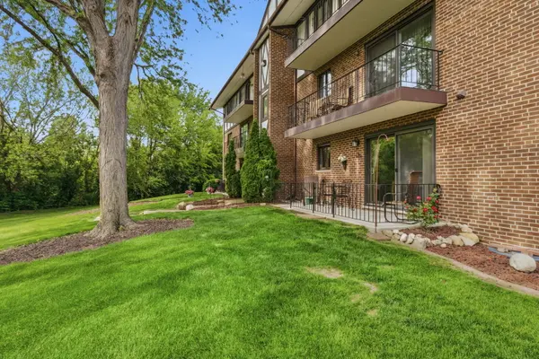 11012 S Theresa CIR #1C, Palos Hills, IL 60465