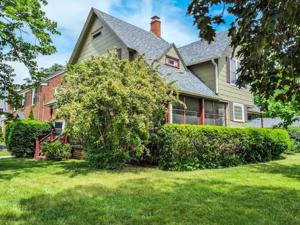 433 Arlington AVE, Elgin, IL 60120
