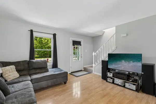 826 Elm AVE, Round Lake Park, IL 60073