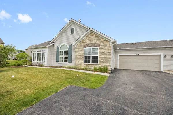 604 Handel LN, Woodstock, IL 60098