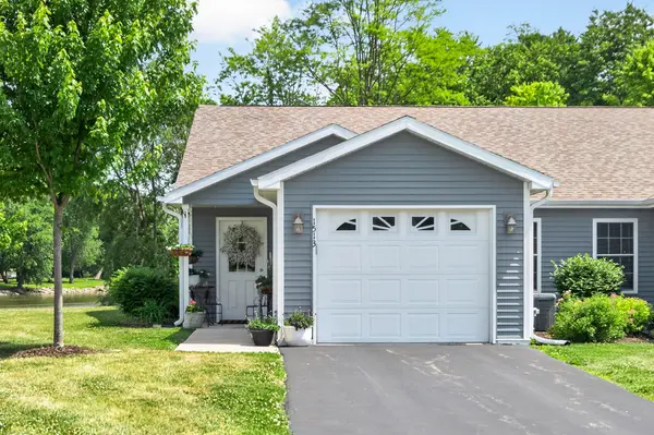 1513 Eadens PL, Dixon, IL 61021